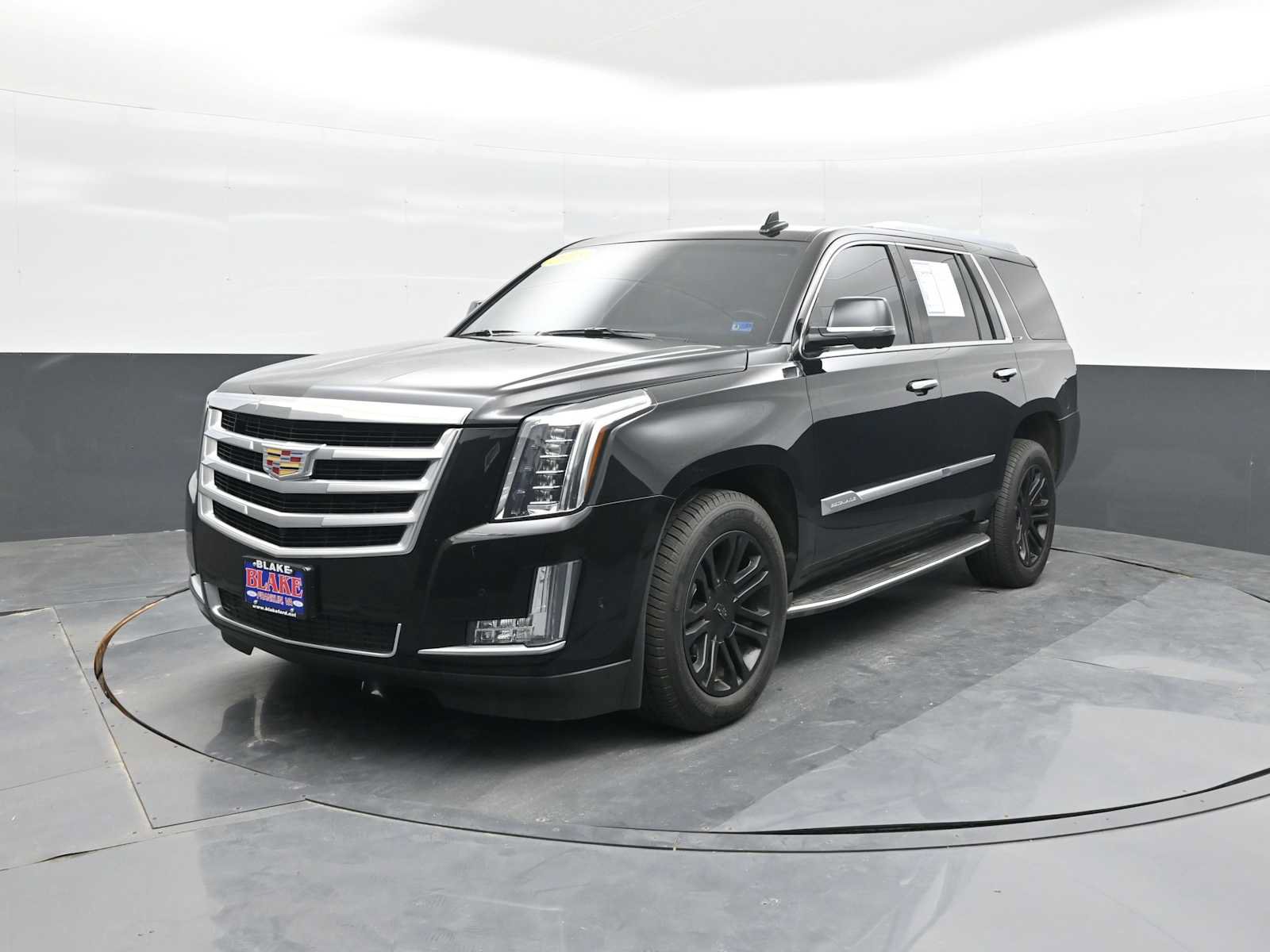 Used 2018 Cadillac Escalade 4WD image 4