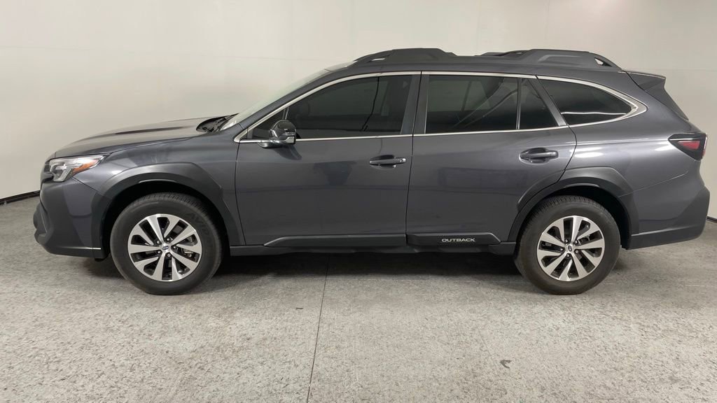 Used 2023 Subaru Outback Premium AWD/4WD image 6