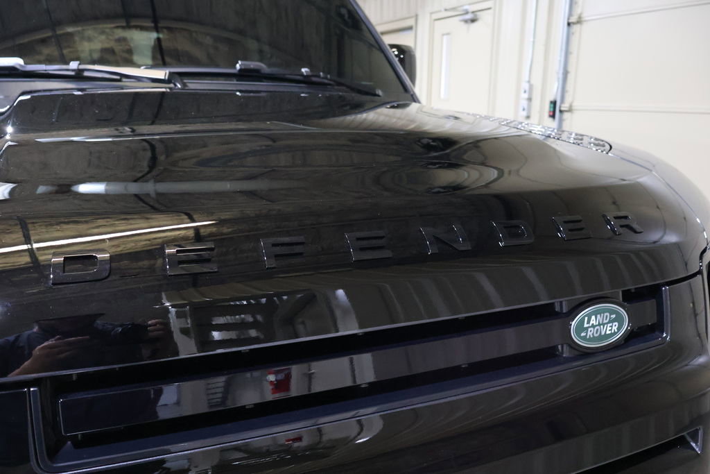 Used 2025 Land Rover Defender 130 V8 image 83