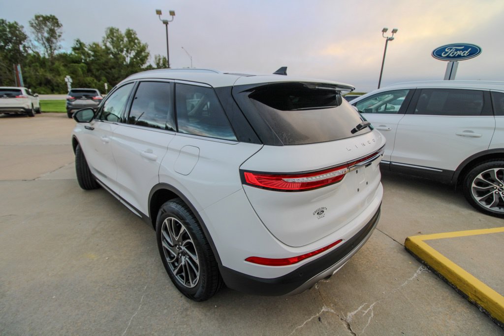 Used 2020 Lincoln Corsair AWD w/ Equipment Group 101A image 4