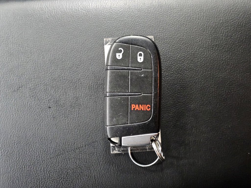 Used 2017 Dodge Journey SXT FWD image 33