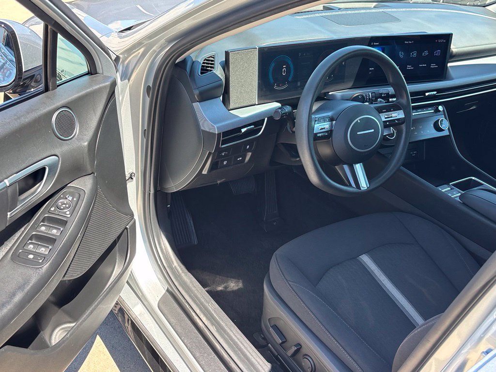 Used 2025 Hyundai Sonata SEL FWD image 7