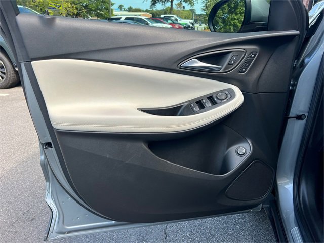 Used 2023 Buick Encore GX Essence w/ Experience Buick Package image 10