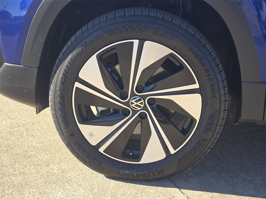 Used 2024 Volkswagen Taos SE image 14