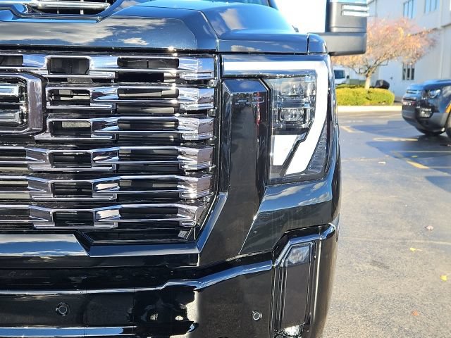 New 2026 GMC Sierra 3500 Denali Ultimate AWD/4WD image 3