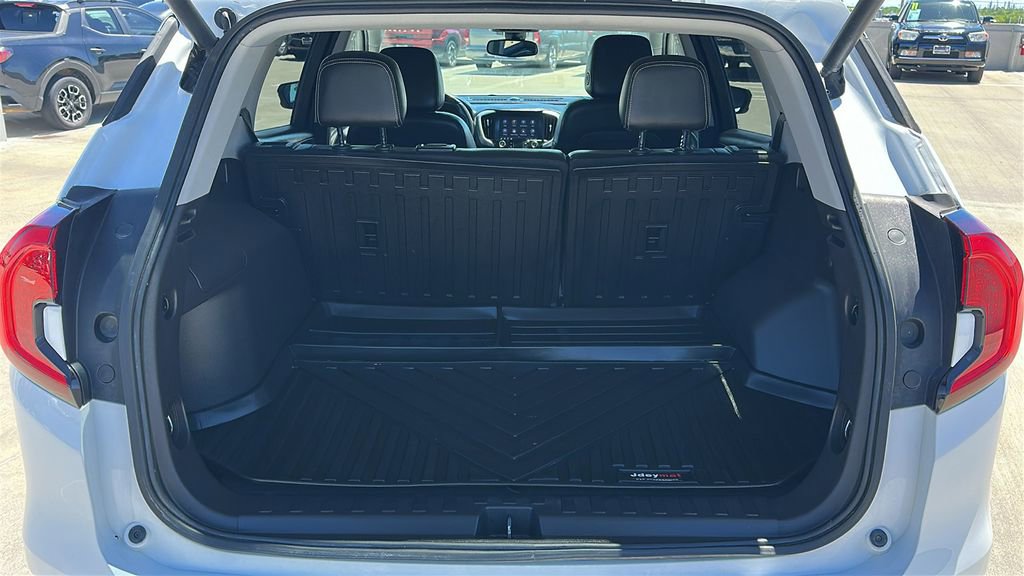 Used 2022 GMC Terrain SLT image 32