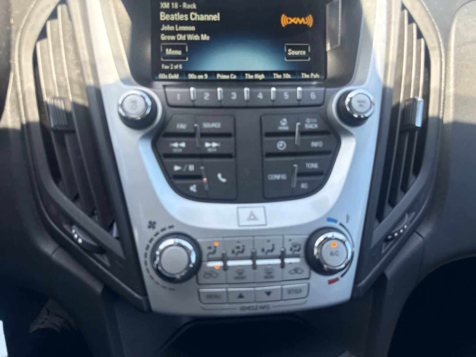Used 2017 Chevrolet Equinox LS FWD image 29
