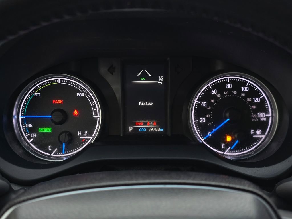 Used 2022 Toyota Venza LE image 26