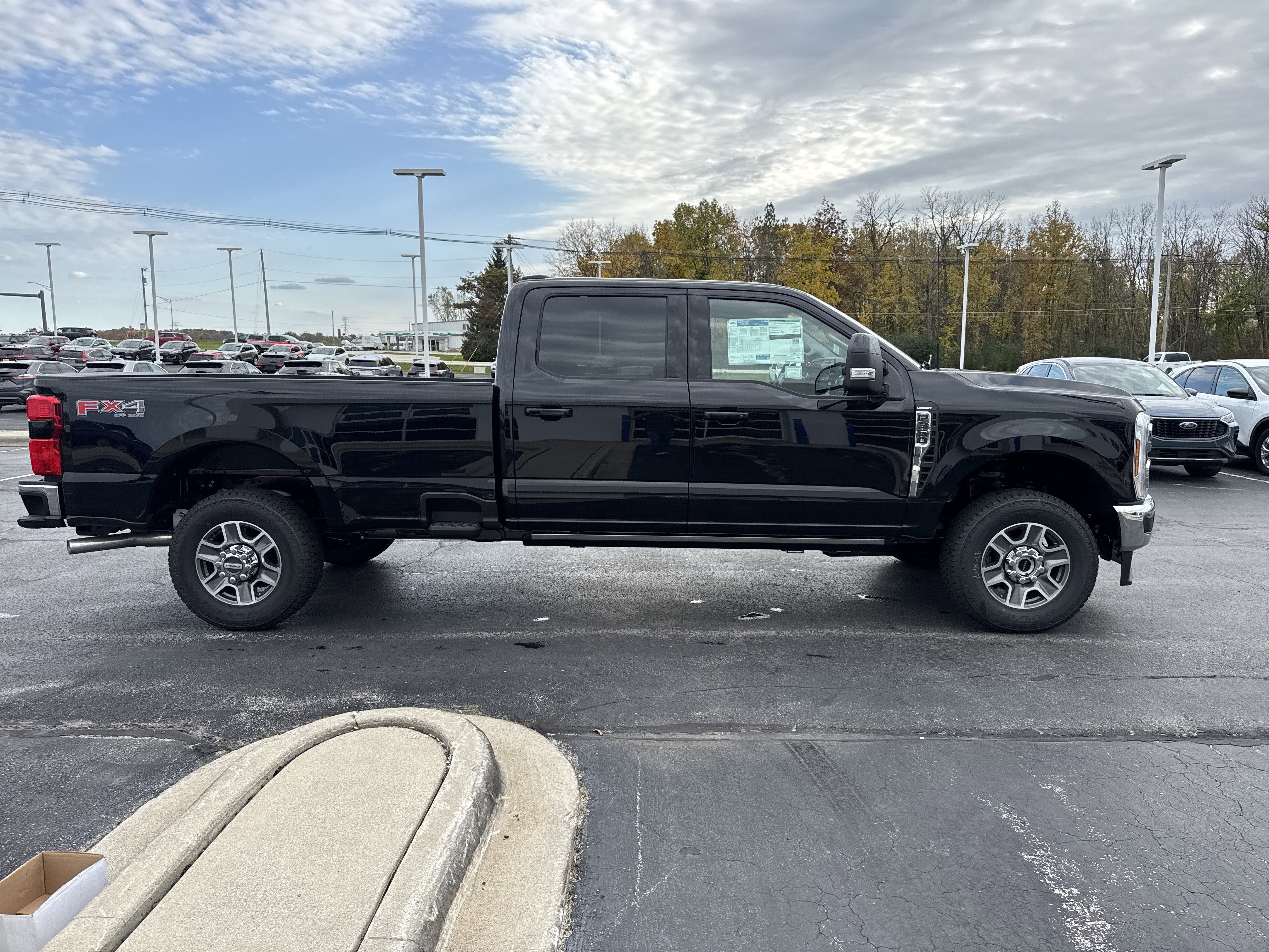 New 2026 Ford F350 Lariat w/ FX4 Off-Road Package image 9
