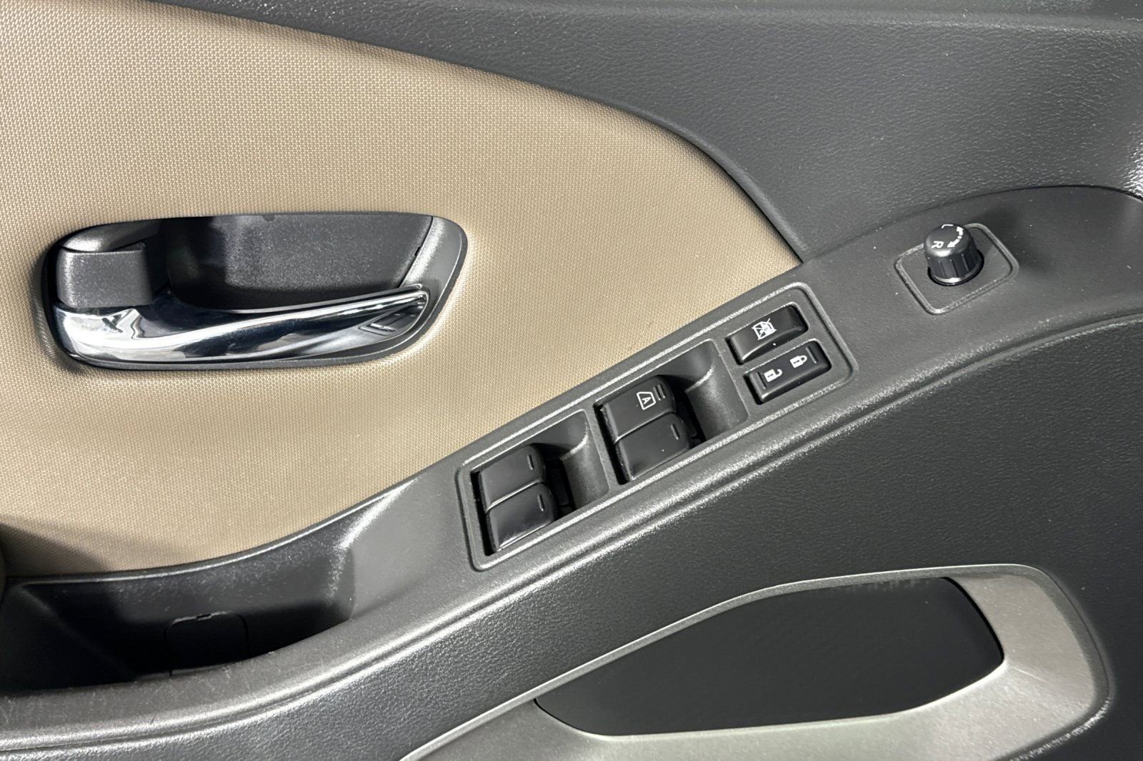 Used 2024 Nissan Frontier SV w/ SV Convenience Package RWD image 8