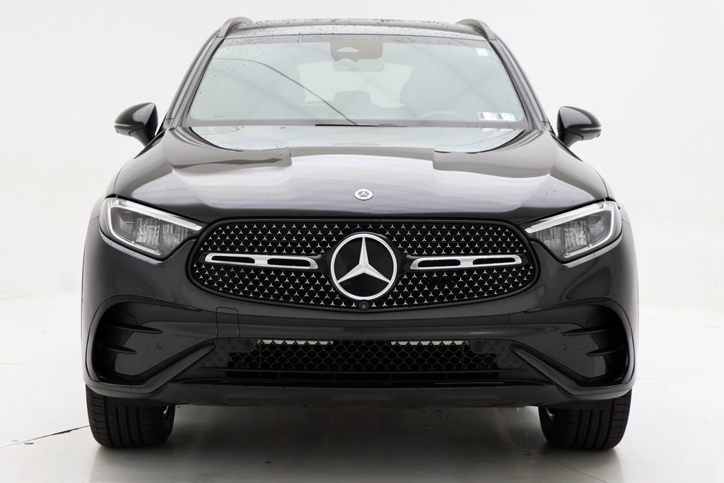 Used 2024 Mercedes-Benz GLC 300 4MATIC image 4