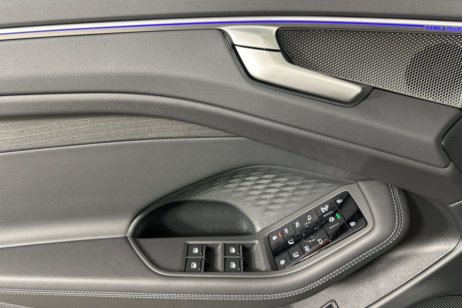 New 2026 Audi A6 Premium Plus AWD/4WD image 10