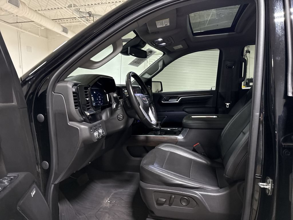 Used 2022 GMC Sierra 1500 SLT w/ SLT Premium Plus Package AWD/4WD image 21