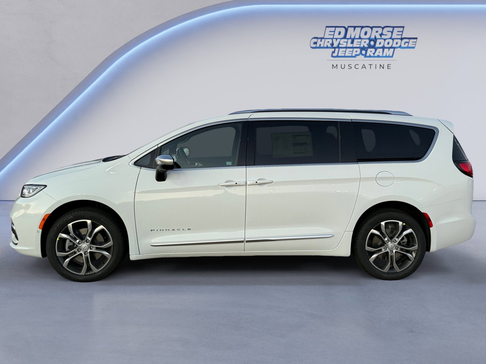 New 2026 Chrysler Pacifica Pinnacle image 2