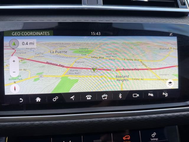 Used 2019 Land Rover Range Rover Velar R-Dynamic SE image 17