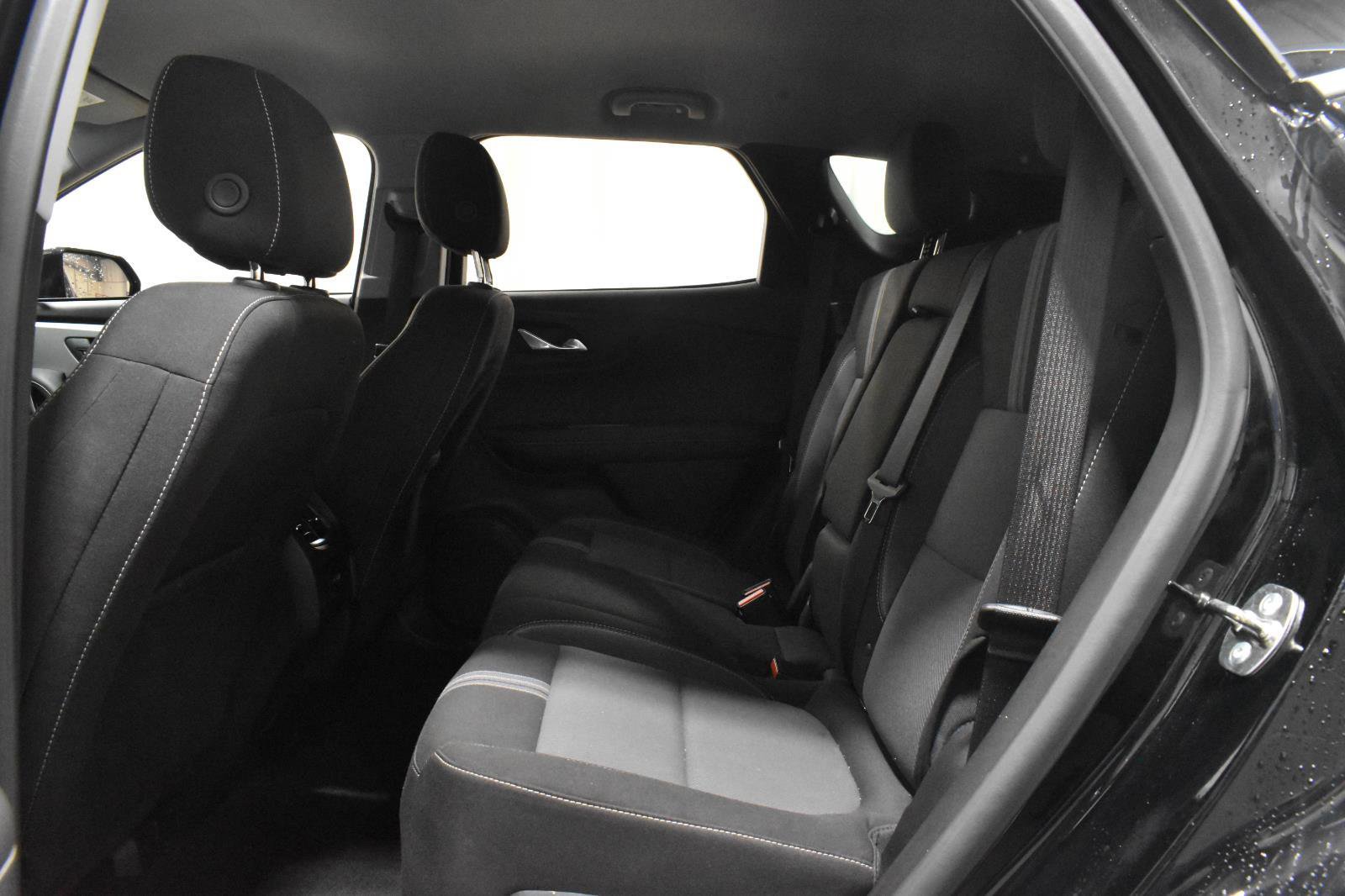 Used 2024 Chevrolet Blazer LT FWD image 7