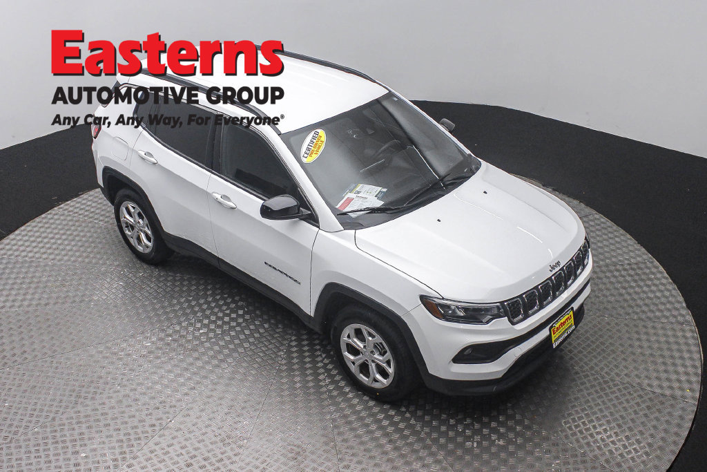 Used 2024 Jeep Compass Latitude AWD/4WD image 4
