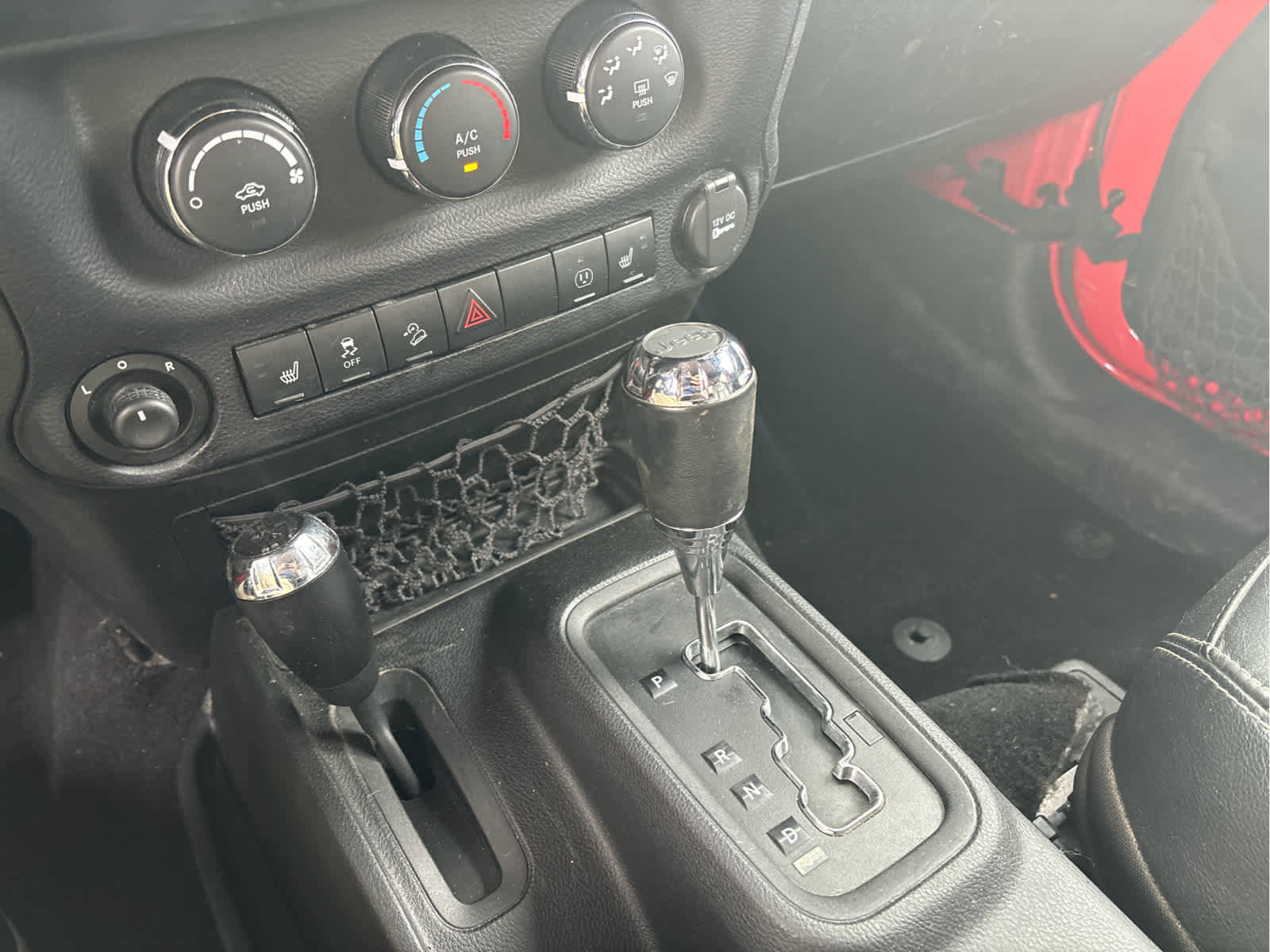 Used 2015 Jeep Wrangler Rubicon AWD/4WD image 11