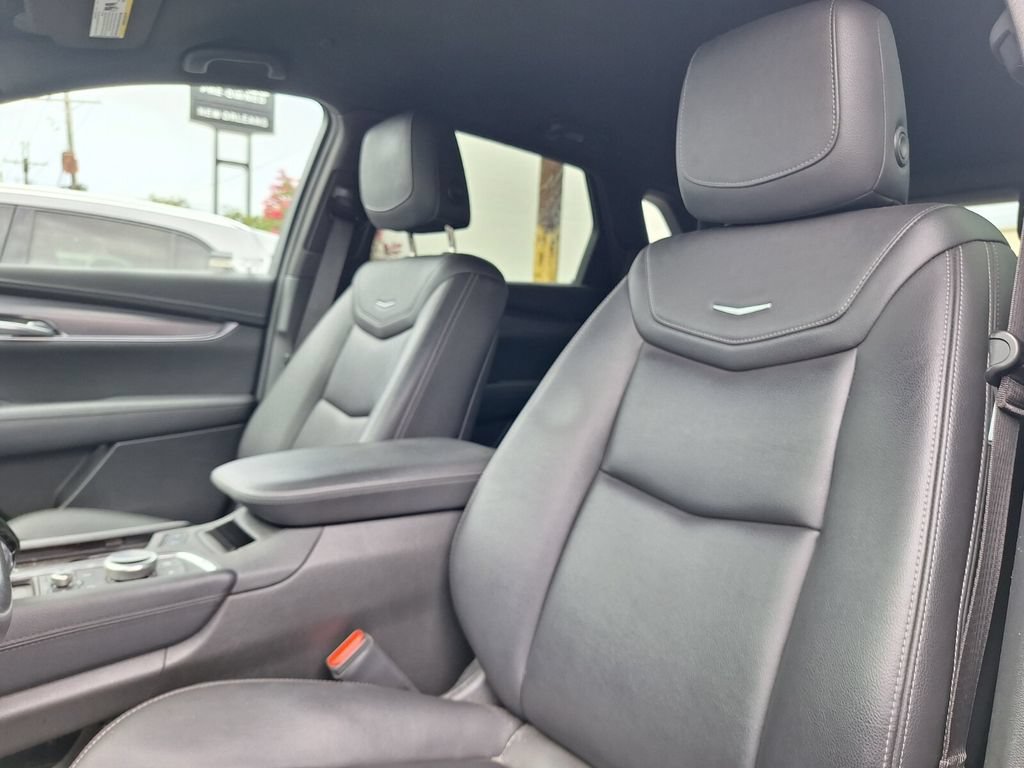 Certified 2023 Cadillac XT5 Luxury FWD image 5