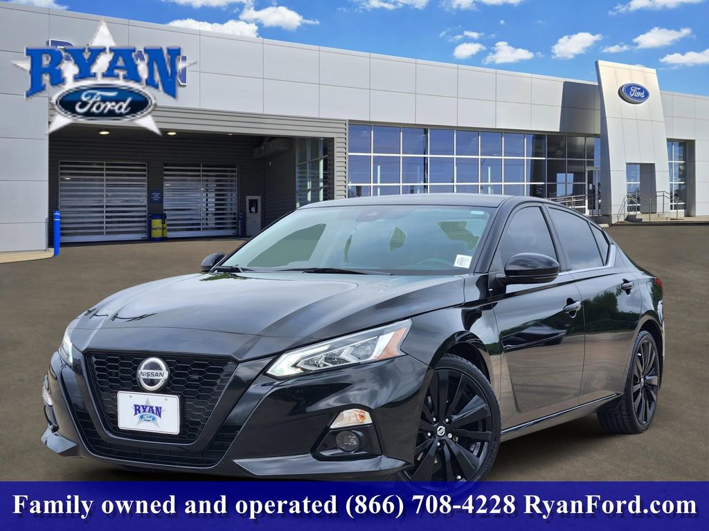 Used 2022 Nissan Altima 2.5 SR w/ Midnight Edition Package
