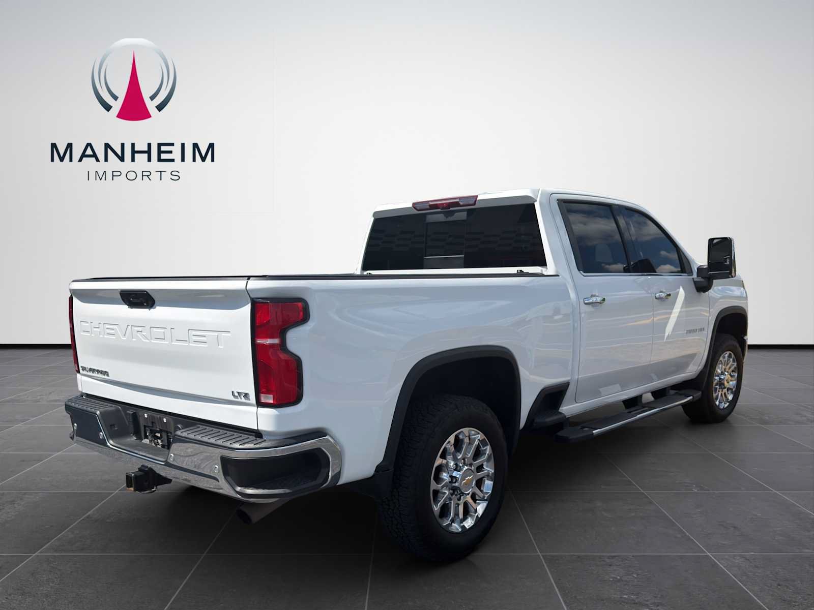 Used 2025 Chevrolet Silverado 2500 LTZ w/ LTZ Premium Package AWD/4WD image 7