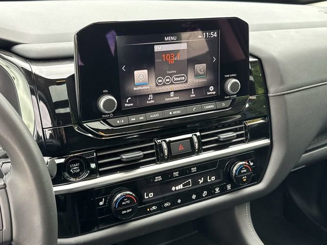 Used 2025 Nissan Pathfinder SV w/ SV Premium Package AWD/4WD image 16