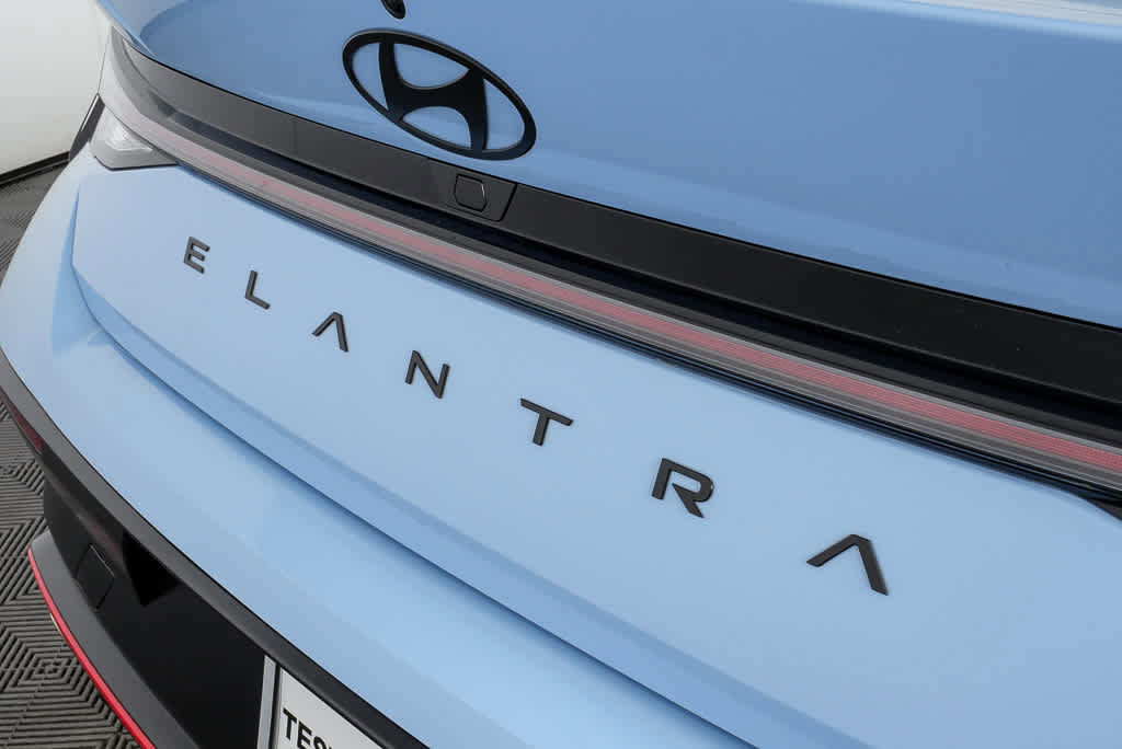 Certified 2025 Hyundai Elantra N image 30