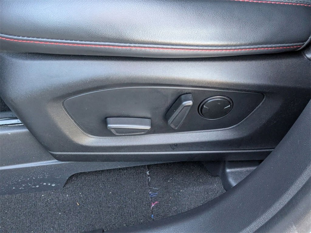 Used 2025 Ford Explorer ST-Line w/ ST-Line Street Pack image 16