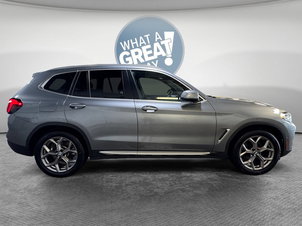 Used 2024 BMW X3 xDrive30i w/ Premium Package AWD/4WD image 2