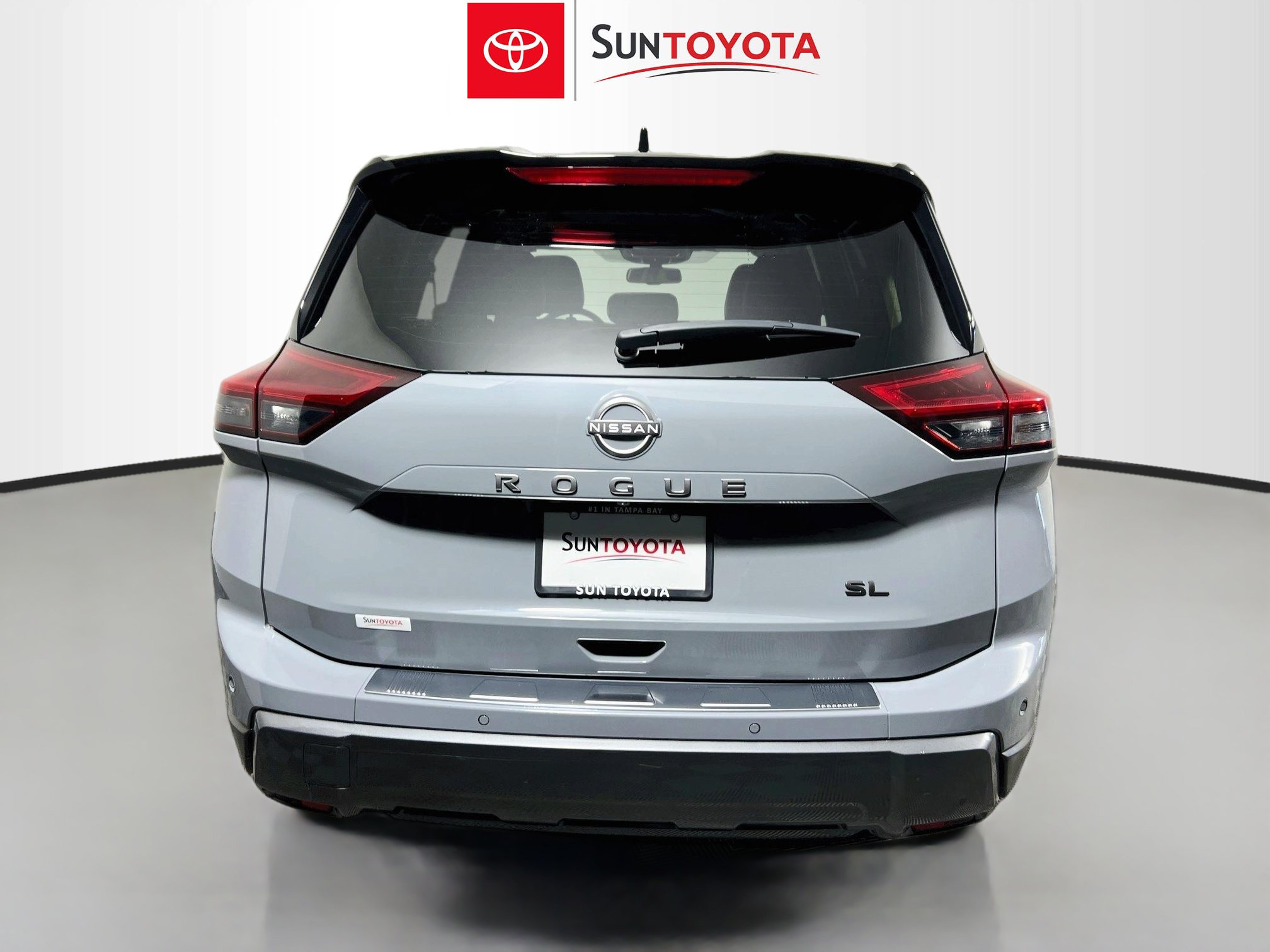 Used 2025 Nissan Rogue SL w/ SL Premium Package FWD image 5