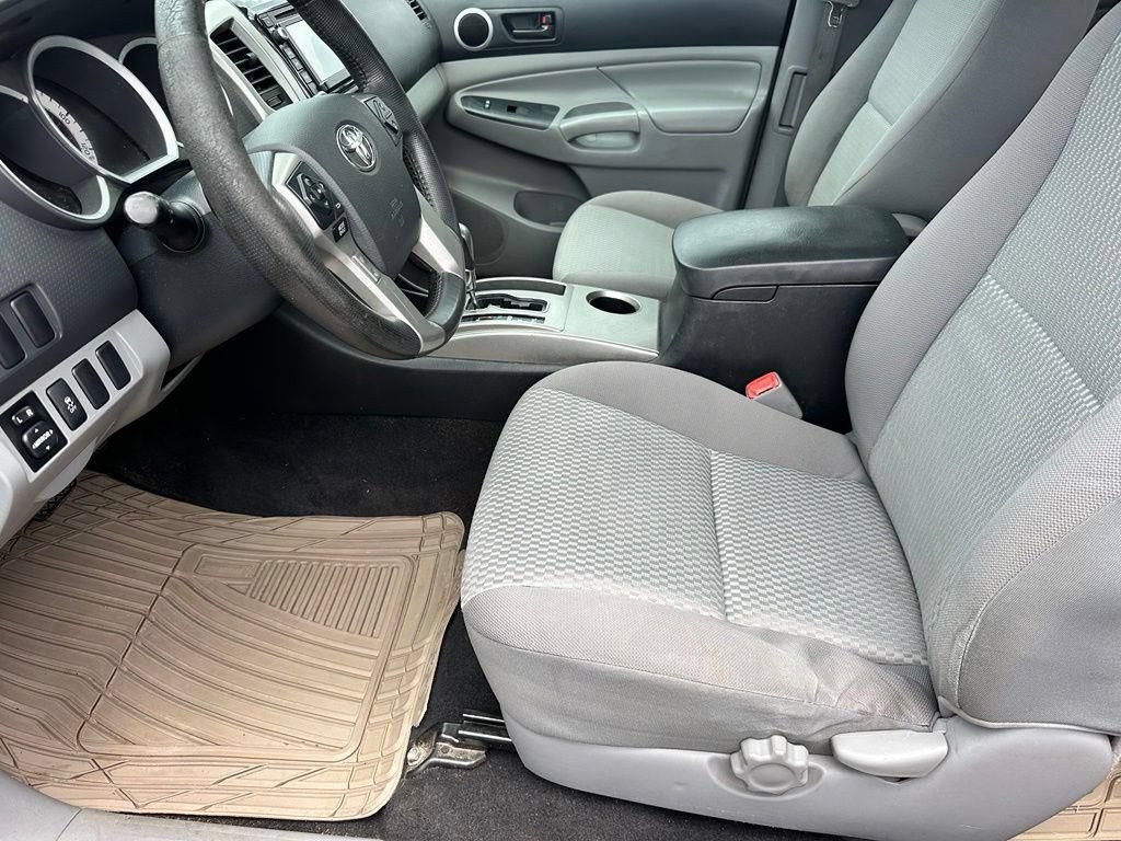 Used 2014 Toyota Tacoma PreRunner w/ SR5 Package RWD image 6