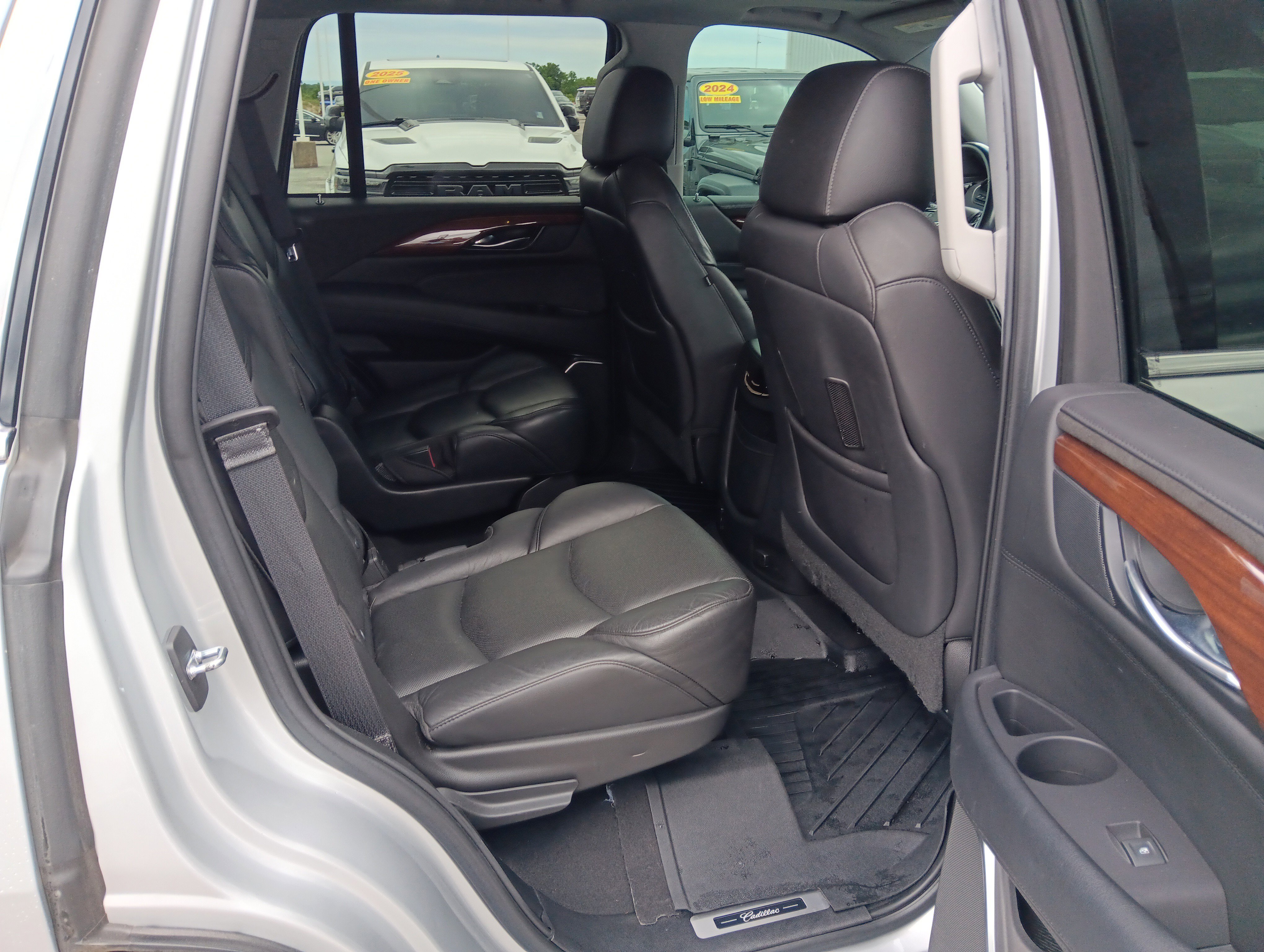 Used 2019 Cadillac Escalade Luxury AWD/4WD image 20