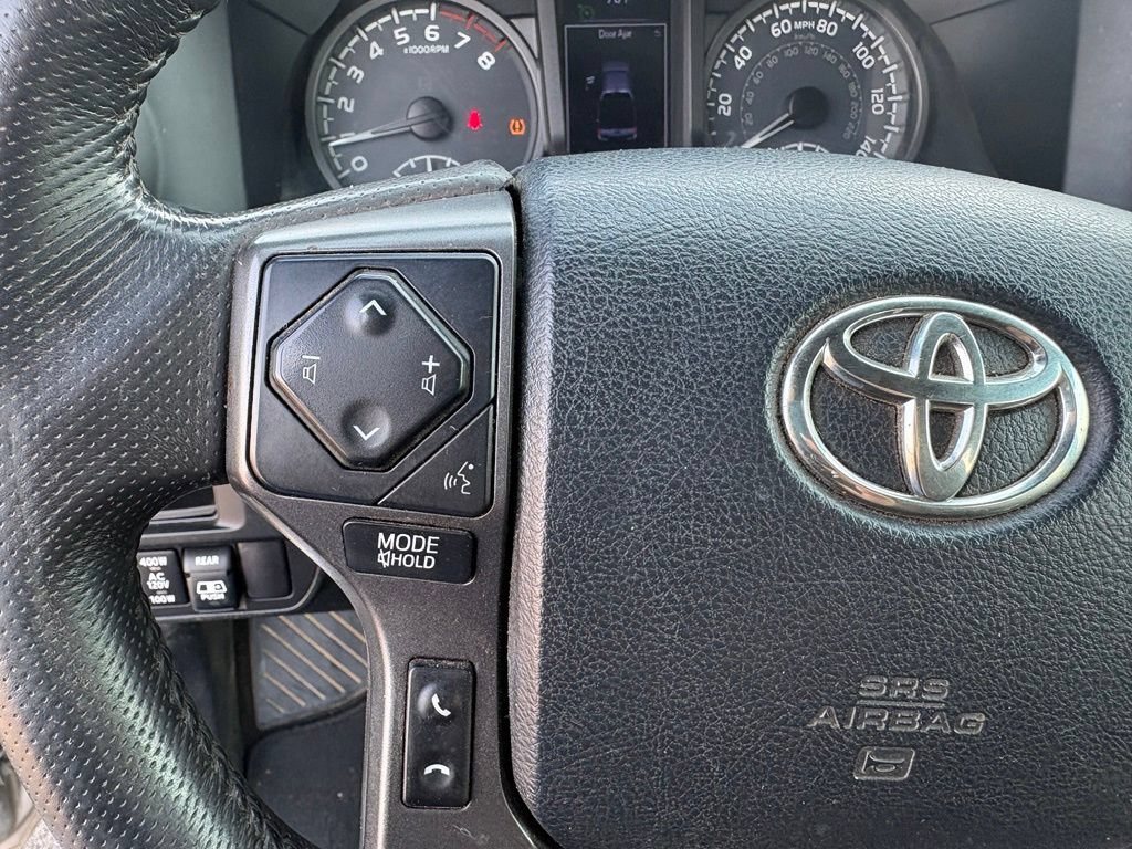 Used 2017 Toyota Tacoma TRD Off-Road w/ Tow Package RWD image 18