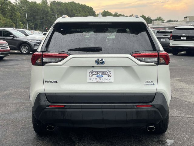 Used 2022 Toyota RAV4 XLE Premium AWD/4WD image 5