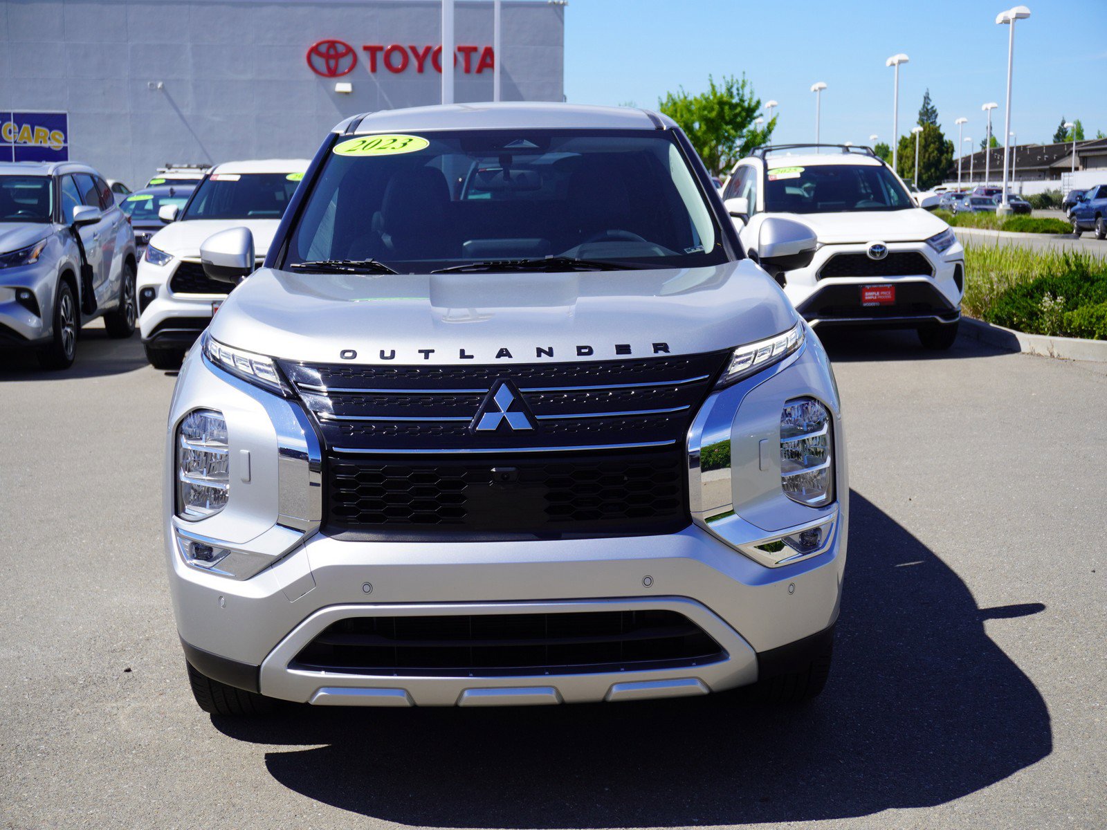 Used 2023 Mitsubishi Outlander SE image 7