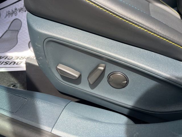 Certified 2025 Ford Maverick Lobo AWD/4WD image 23