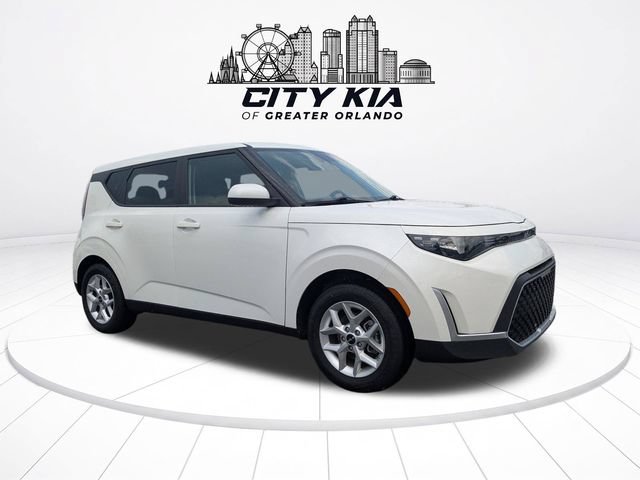 Certified 2025 Kia Soul LX w/ LX Technology Package FWD image 9