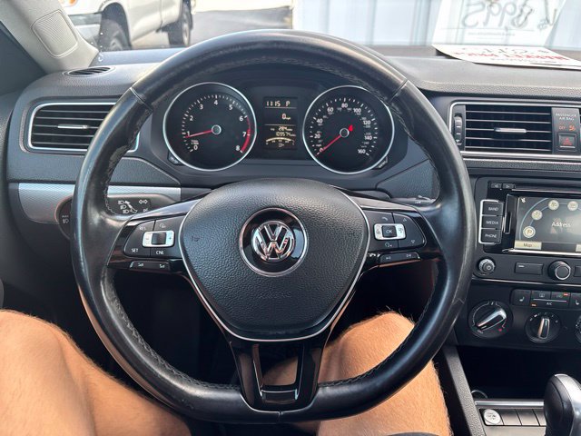 Used 2015 Volkswagen Jetta SE FWD image 16