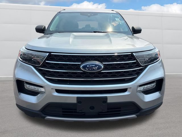 Used 2022 Ford Explorer XLT w/ Equipment Group 202A AWD/4WD image 9