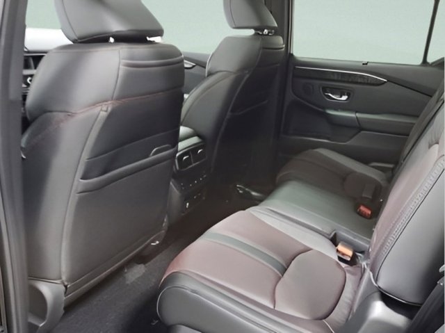 Used 2025 Honda Pilot Black Edition image 20