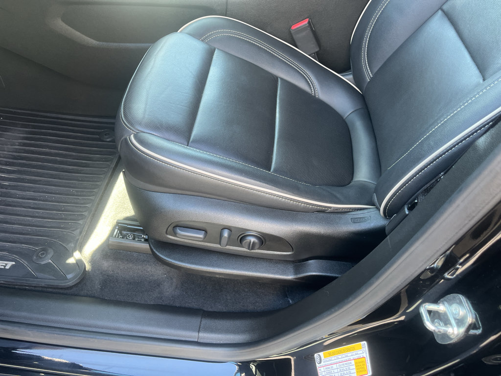 Used 2023 Chevrolet Traverse Premier w/ Redline Edition AWD/4WD image 14
