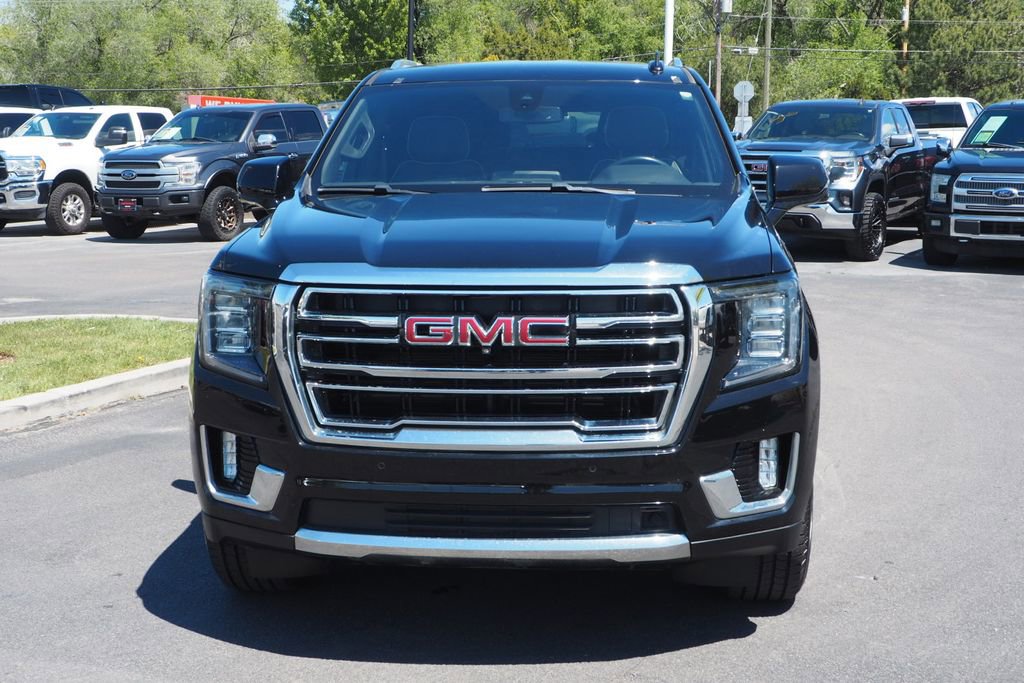Used 2022 GMC Yukon XL SLT w/ SLT Luxury Package AWD/4WD image 2
