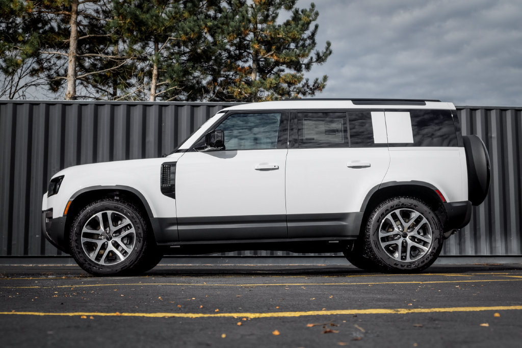 New 2026 Land Rover Defender 110 S AWD/4WD image 3