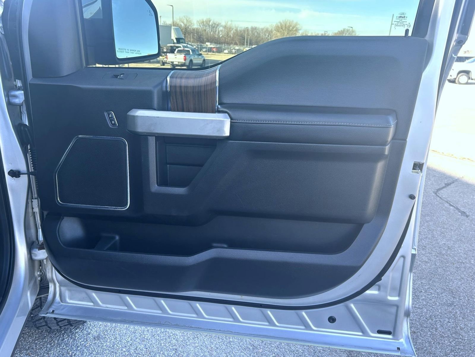 Used 2015 Ford F150 Lariat w/ Equipment Group 502A Luxury image 15