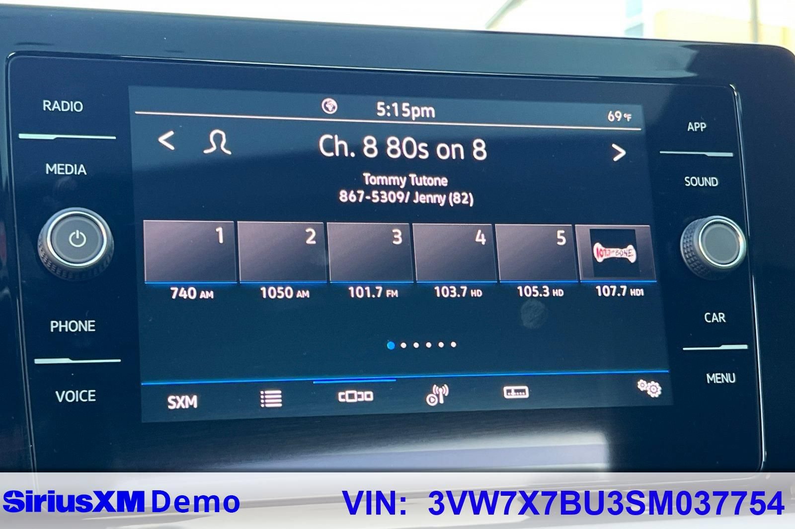 Used 2025 Volkswagen Jetta SE w/ Sunroof Package FWD image 27
