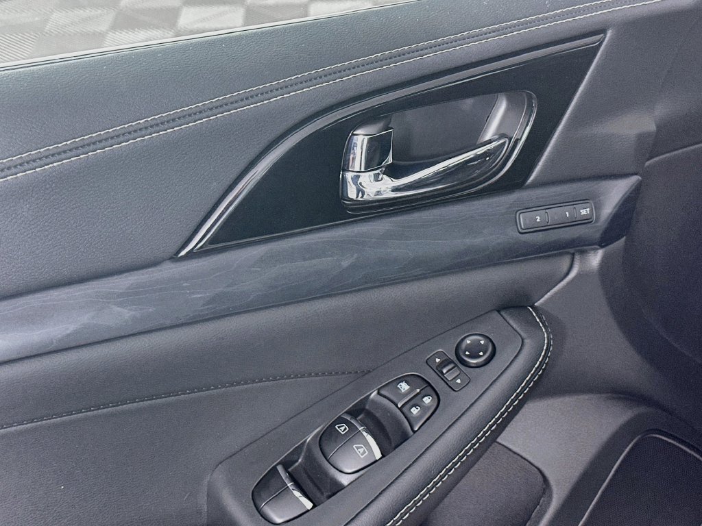 Used 2022 Nissan Maxima Platinum w/ Sport Mat Group FWD image 24