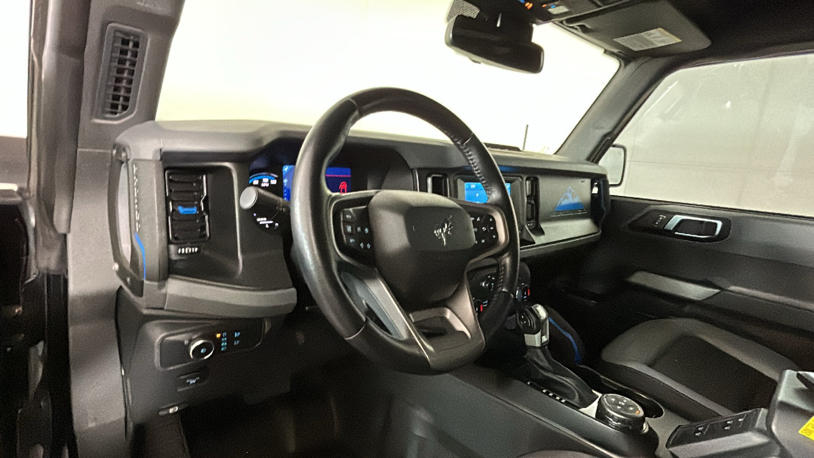 Used 2022 Ford Bronco Black Diamond w/ Sasquatch Package AWD/4WD image 13