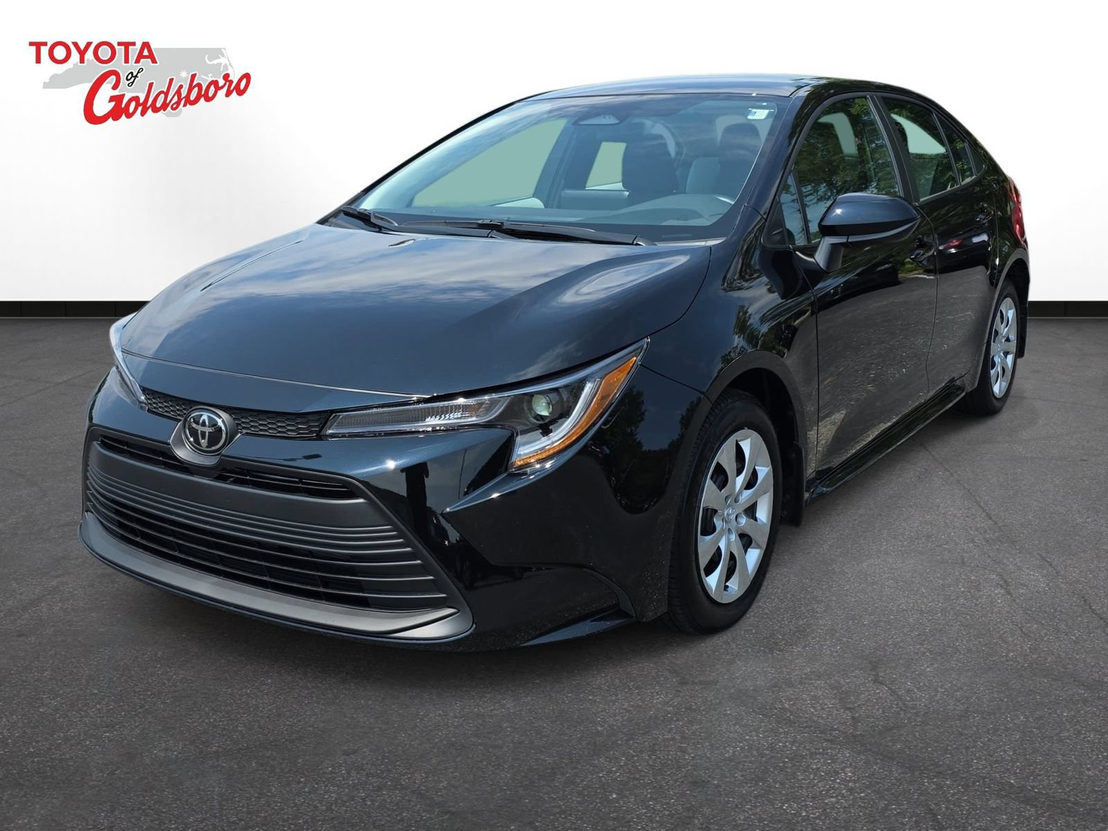 Used 2026 Toyota Corolla LE FWD image 1