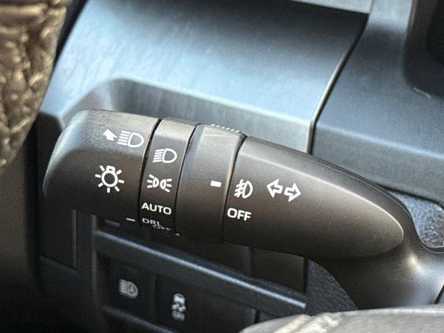Used 2025 Toyota Tacoma TRD Sport AWD/4WD image 26