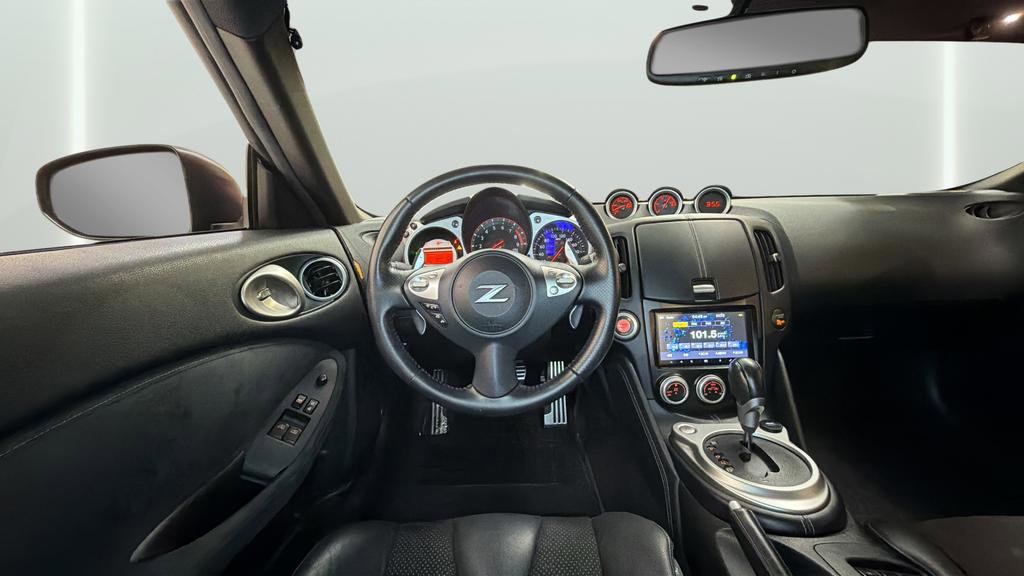 Used 2009 Nissan 370Z Touring image 16